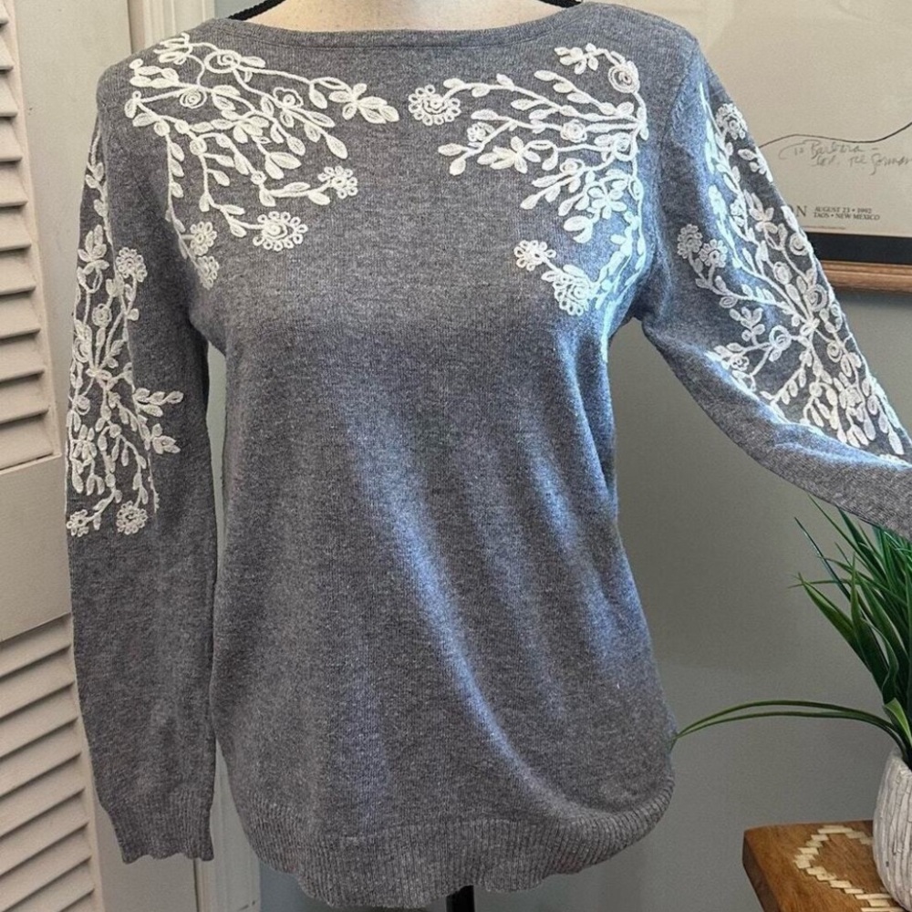 Rain & Rose Angora Blend Gray Sweater with Embroidered Floral Scroll Size M